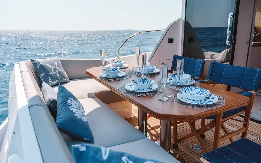 Sailboat rental Azimut 53 Sea Shell Motor Yacht in Barcelona - Aria.Image 6