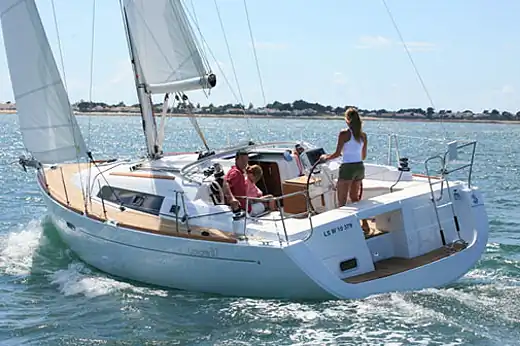 Sailboat rental Beneteau Oceanis 37 Sailing Boat in Barcelona - Aria.Image 3