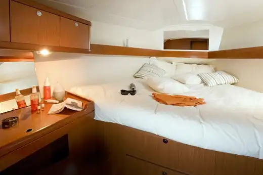 Sailboat rental Beneteau Oceanis 37 Sailing Boat in Barcelona - Aria.Image 4