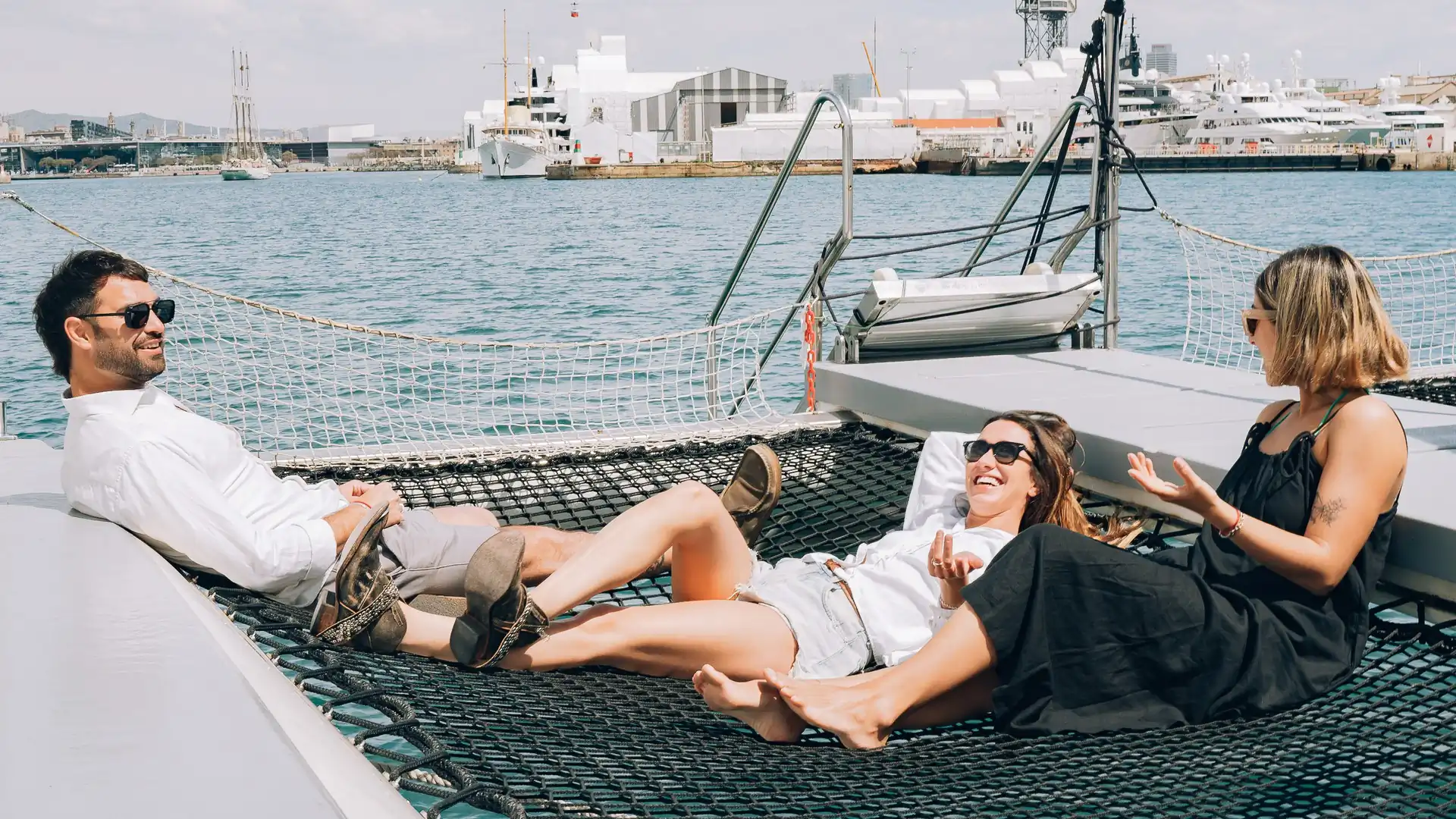 Eco Slim Catamara A Motor - Aria.Image 4