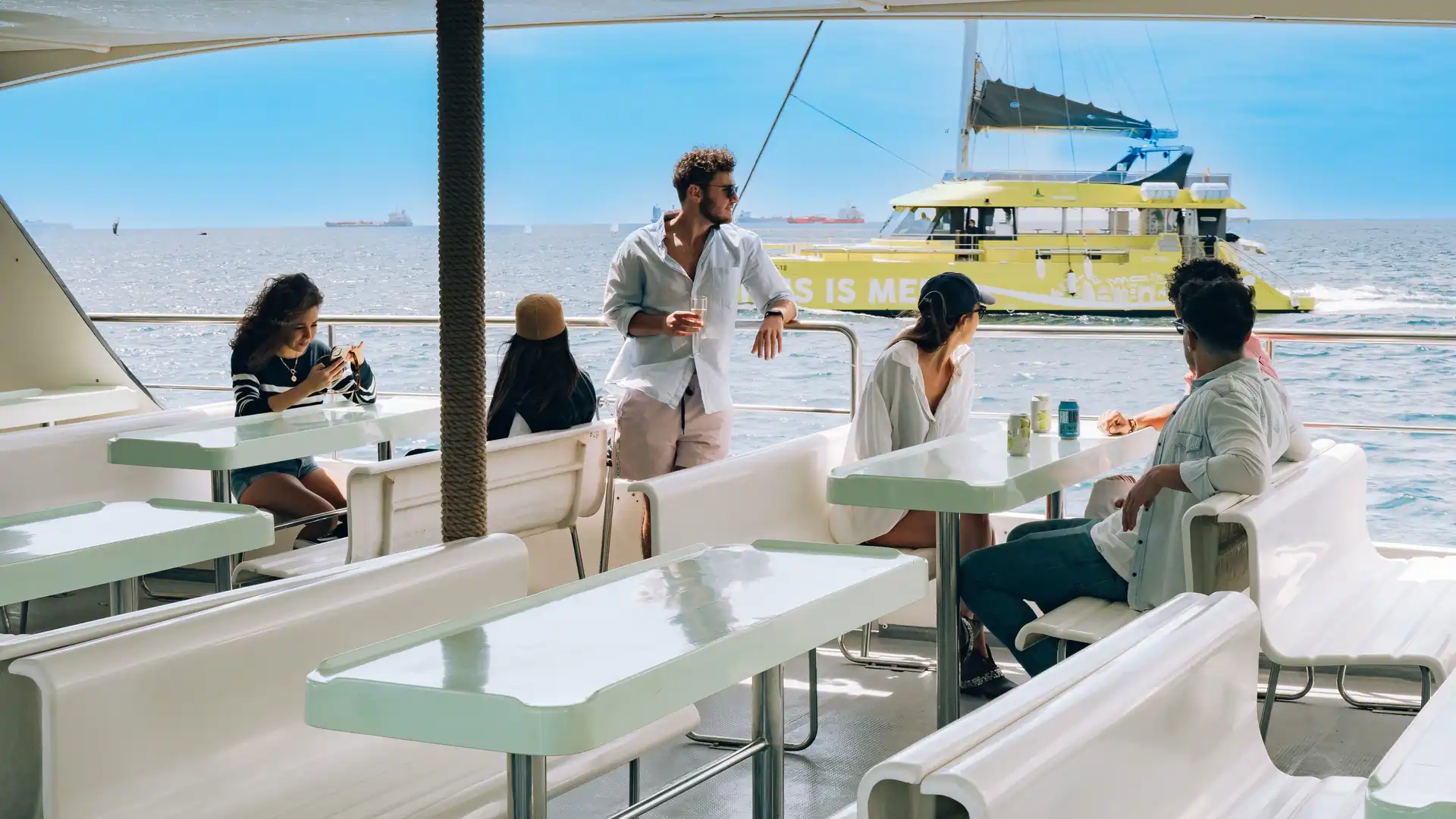 Eco Slim Catamara A Motor - Aria.Image 6