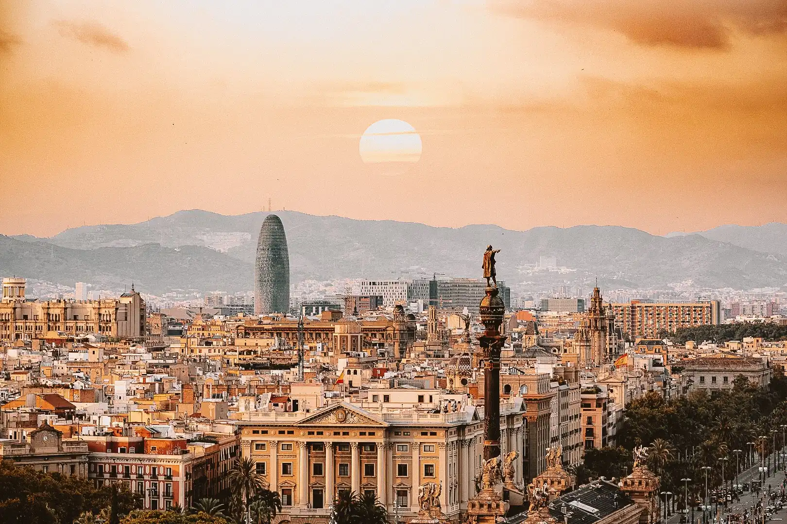 Ruta amb bici per Barcelona i passeig en vaixell - Aria.Image 2