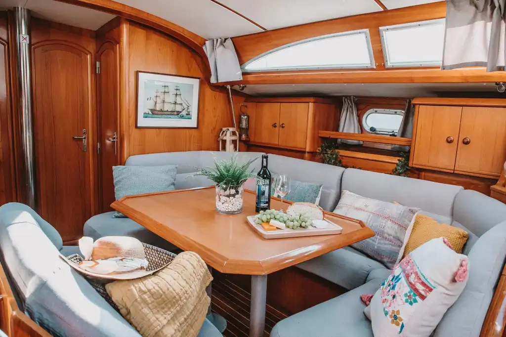 Sailboat rental Jeanneau Sun Odyssey 45 Barefoot Sailboat in Barcelona - Aria.Image 5