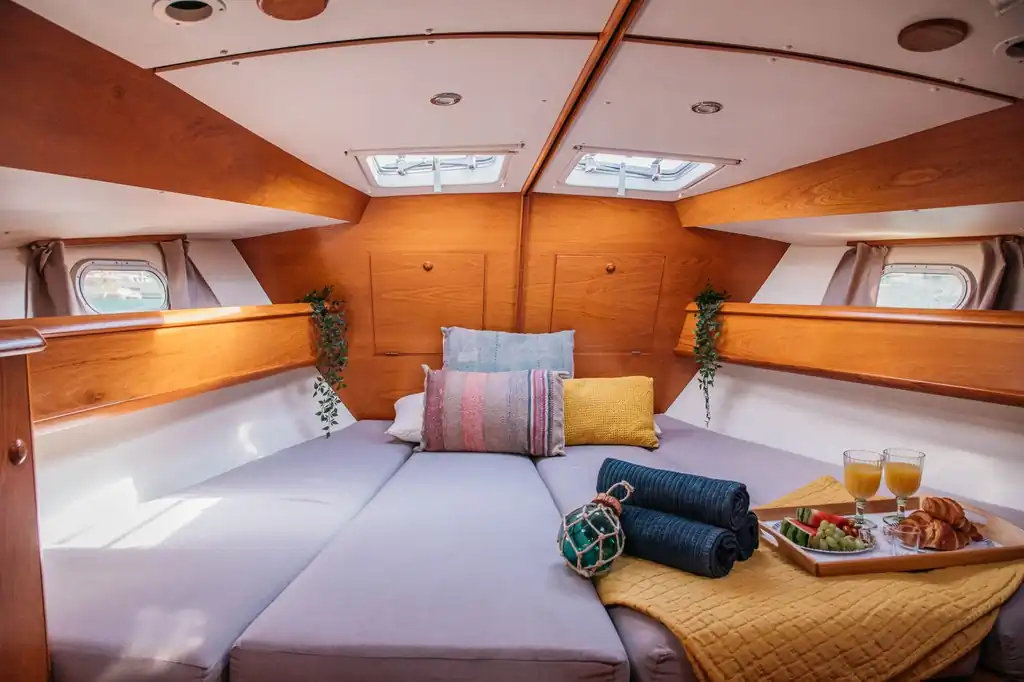 Sailboat rental Jeanneau Sun Odyssey 45 Barefoot Sailboat in Barcelona - Aria.Image 8