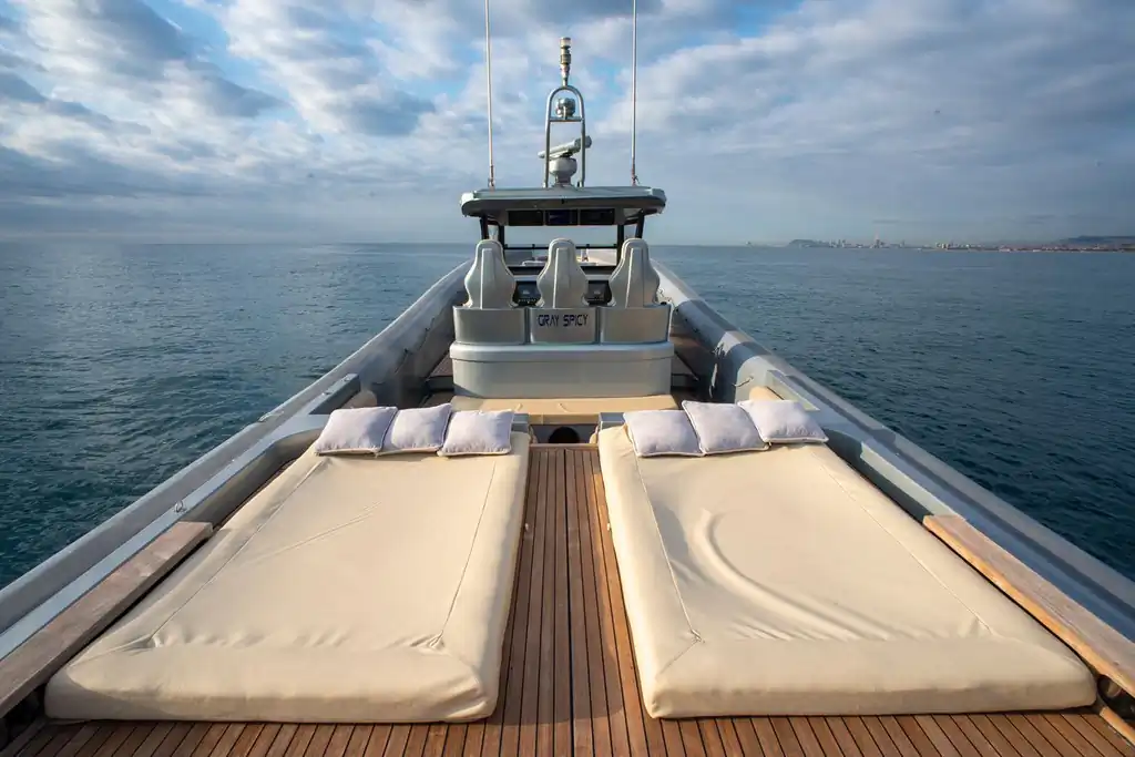 Alquiler de velero Novamarine Ten Gray Spicy Lancha De Lujo en Barcelona - Aria.Image 4